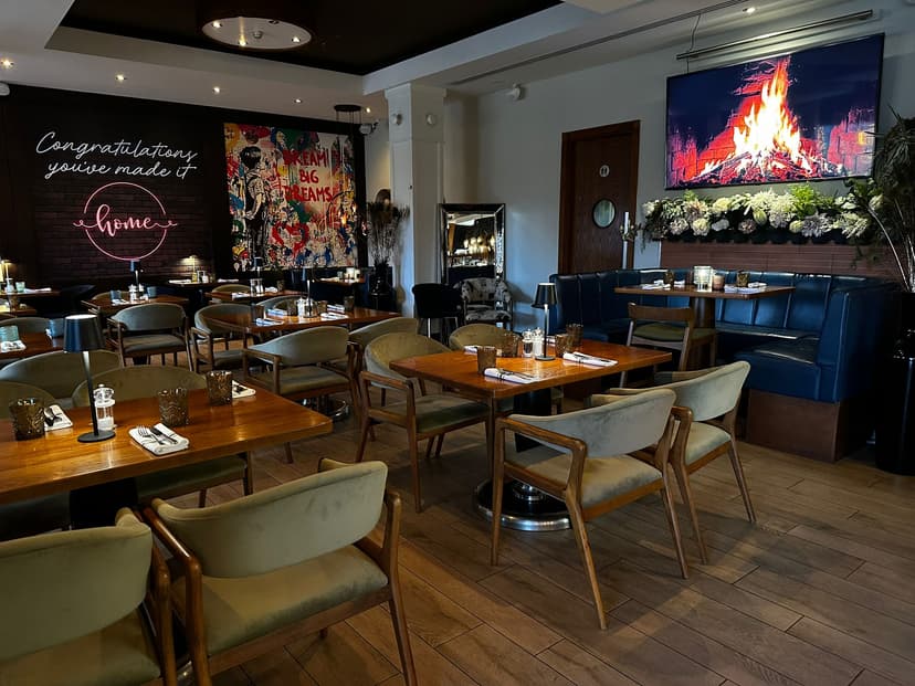 HOME BUCKSHAW Interior